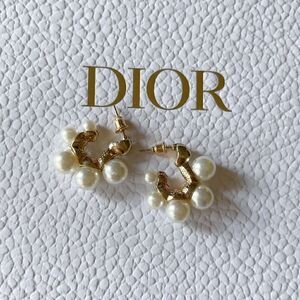 White and Gold Pearl Earrings